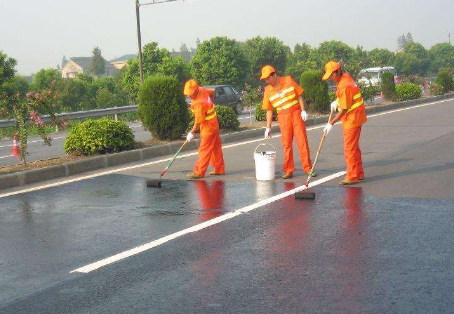 连云港 彩色路面喷漆维修改色的使用寿命有多长？